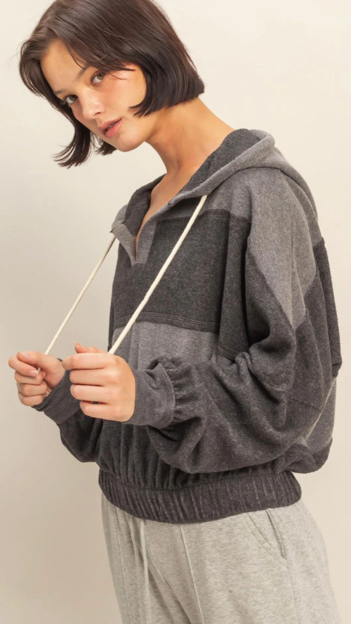 Contrasting Charcoal Elasticized Waist Hoodie