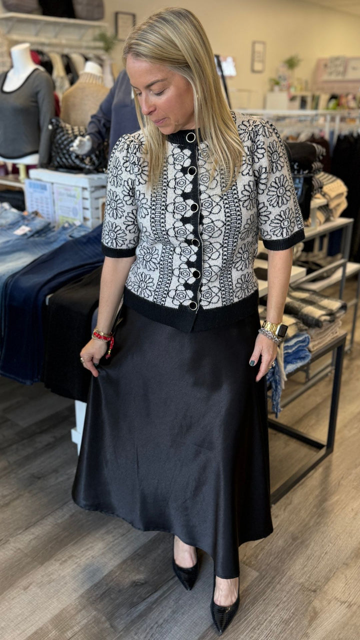 Short Sleeve Floral Detail Knit Cardigan Sweater