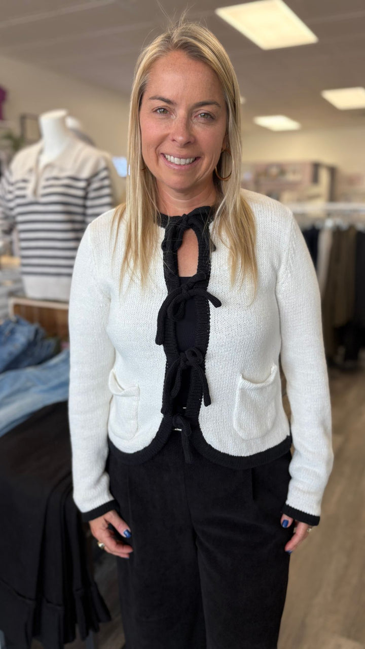 Contrast Piping Detail Front Tie Closure Cardigan