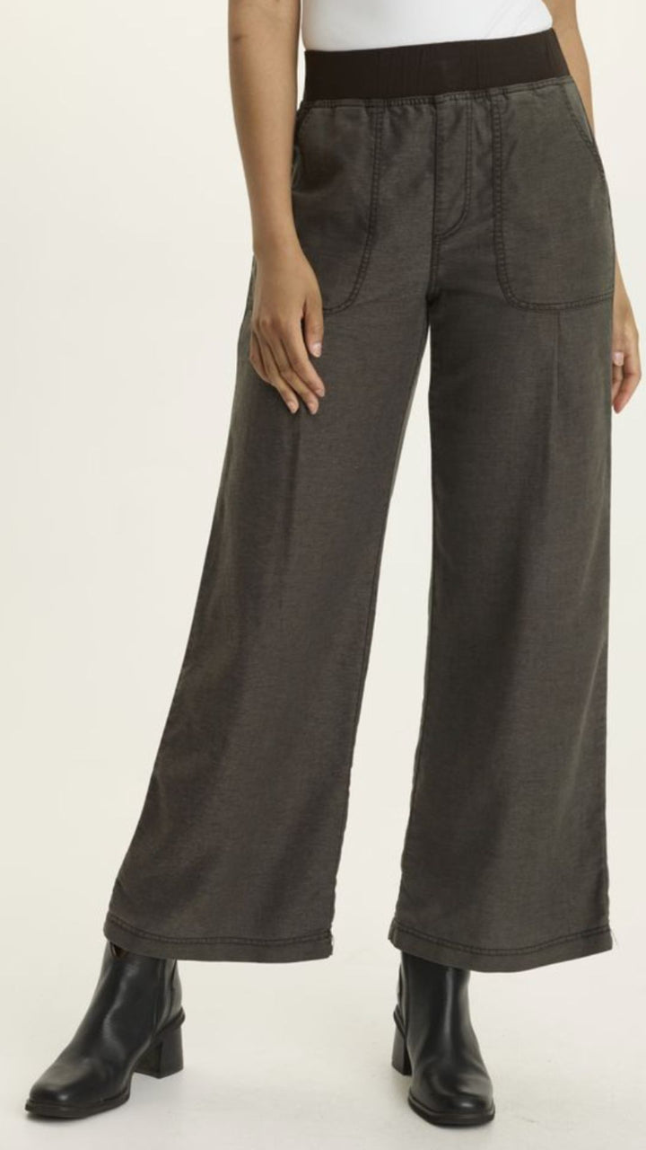Riven Twill Wide Leg Pull On Pants