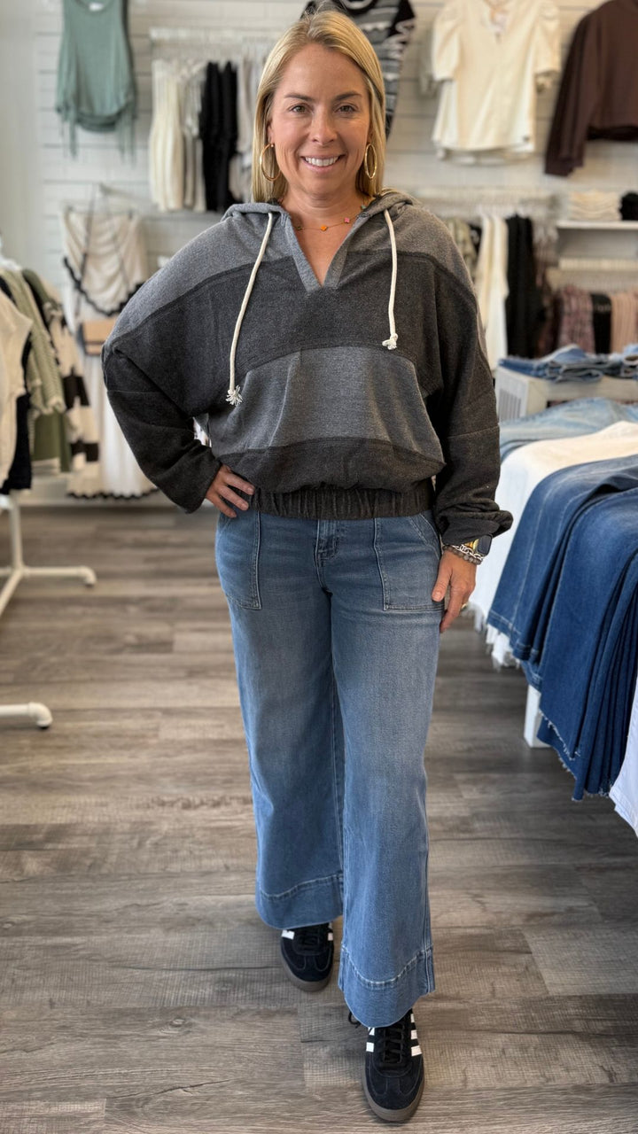 Contrasting Charcoal Elasticized Waist Hoodie