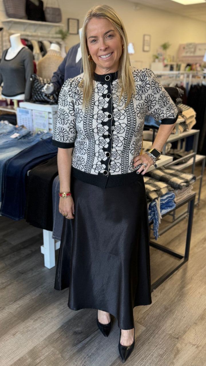 Short Sleeve Floral Detail Knit Cardigan Sweater