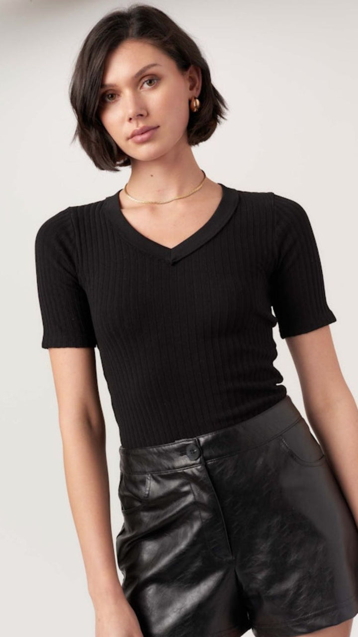 Black Brooks Heathered Elbow Sleeve V Neck Tee
