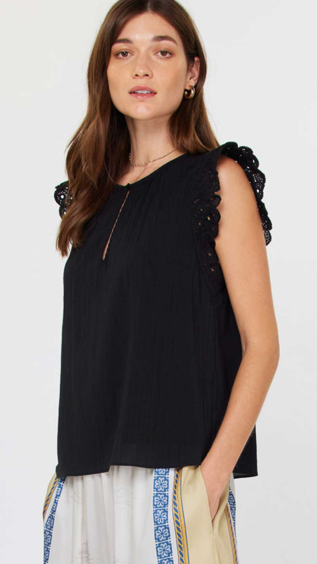 Round Neck Crochet Short Sleeve Blouse