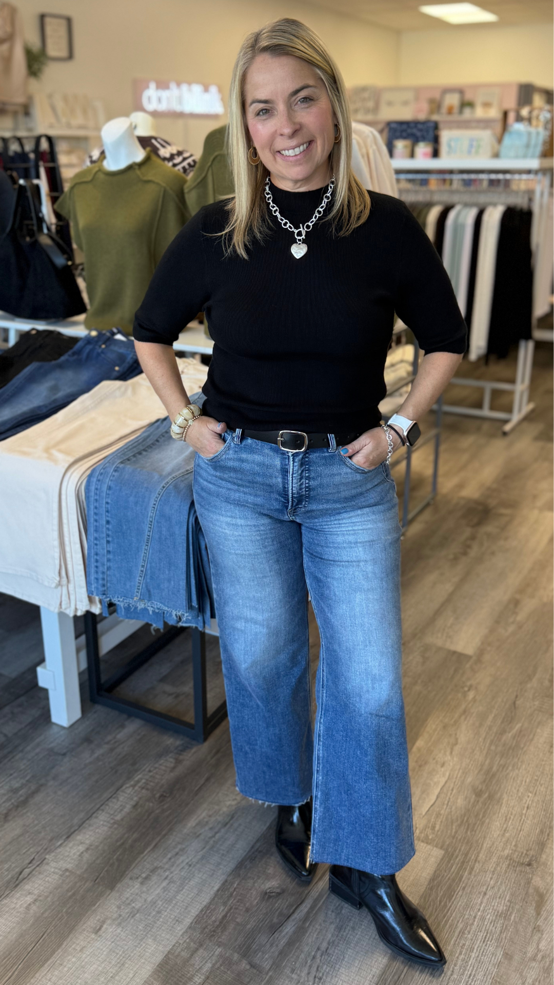 Black Quarter Sleeve Sweater Top