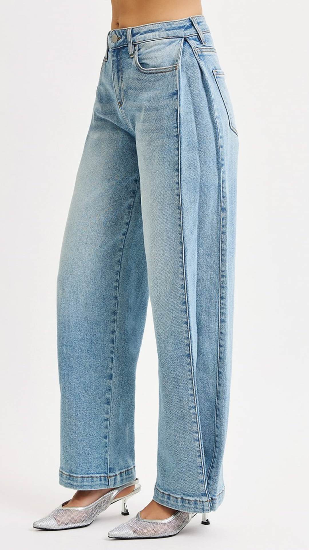 Mid Rise Light Wash Wide And Barrel Jeans
