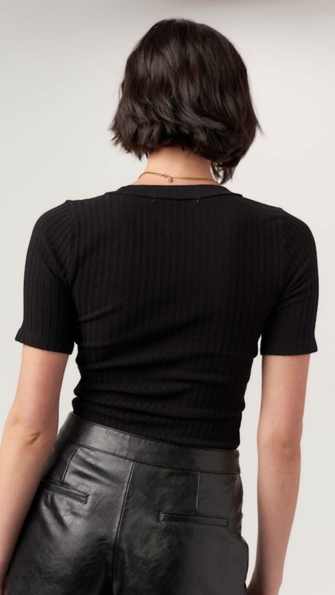 Black Brooks Heathered Elbow Sleeve V Neck Tee