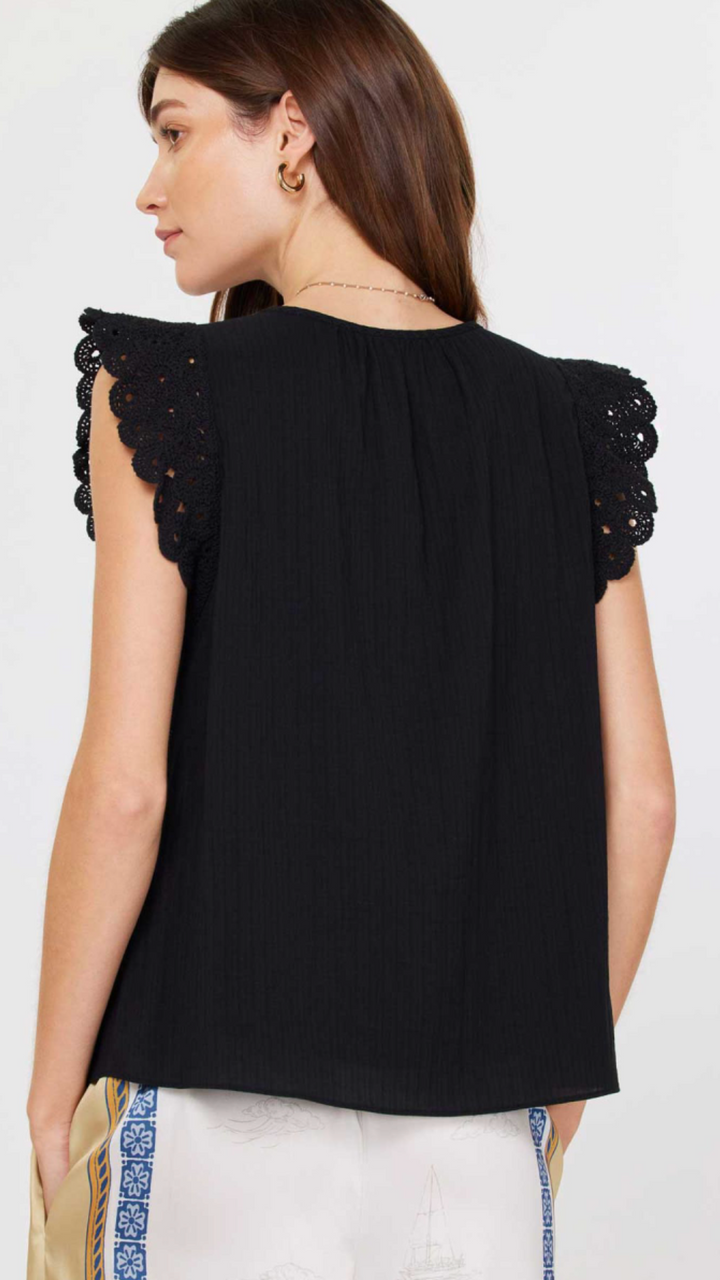 Round Neck Crochet Short Sleeve Blouse