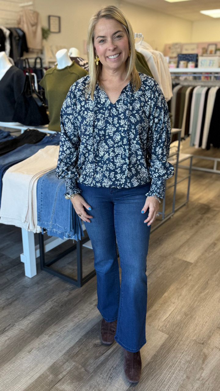 Elastic Wasit Hem Floral Detail Blouse