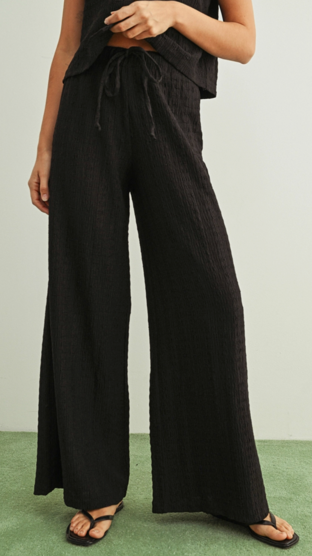 Black Crinkled Fabric Sleeveless Button Front Top And Bottoms Set