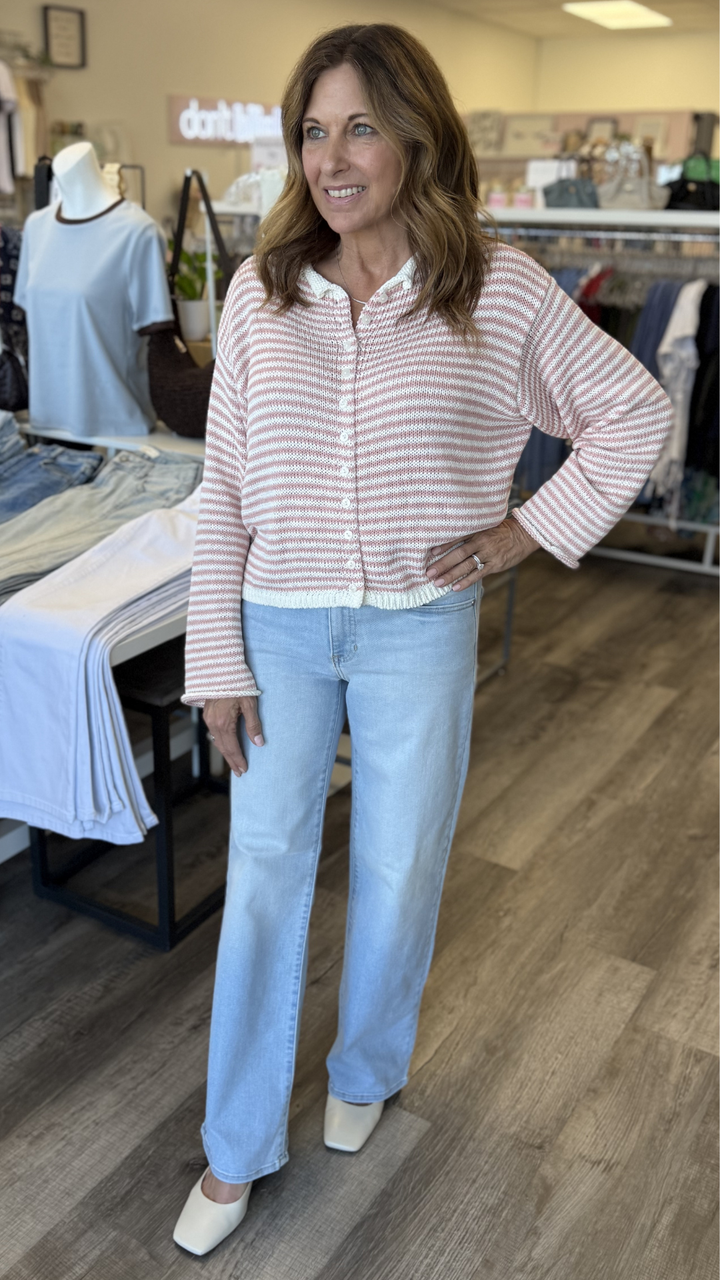 Mid Rise Light Wash Loose Straight Full Length Jeans