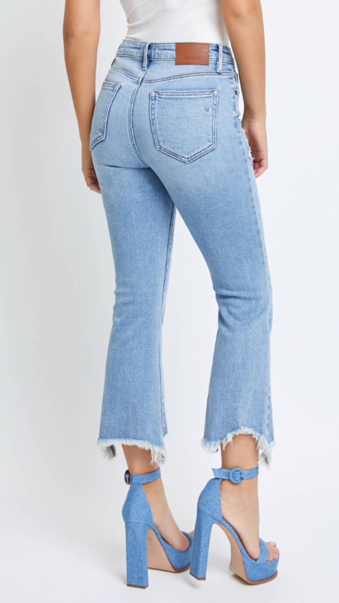 Medium Light Frayed Hem Stretch Cropped Flare Jeans