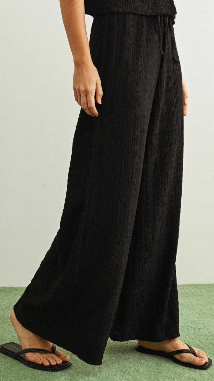 Black Crinkled Fabric Sleeveless Button Front Top And Bottoms Set