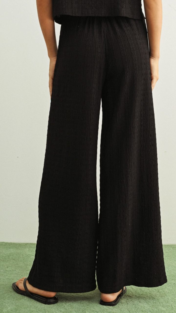 Black Crinkled Fabric Sleeveless Button Front Top And Bottoms Set