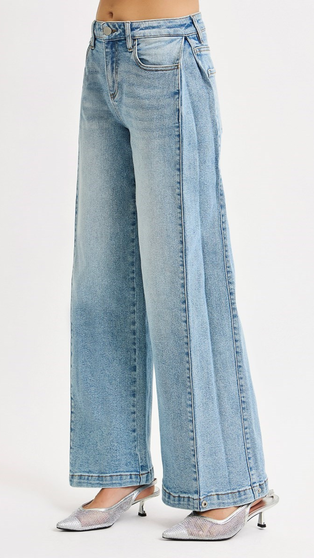 Mid Rise Light Wash Wide And Barrel Jeans