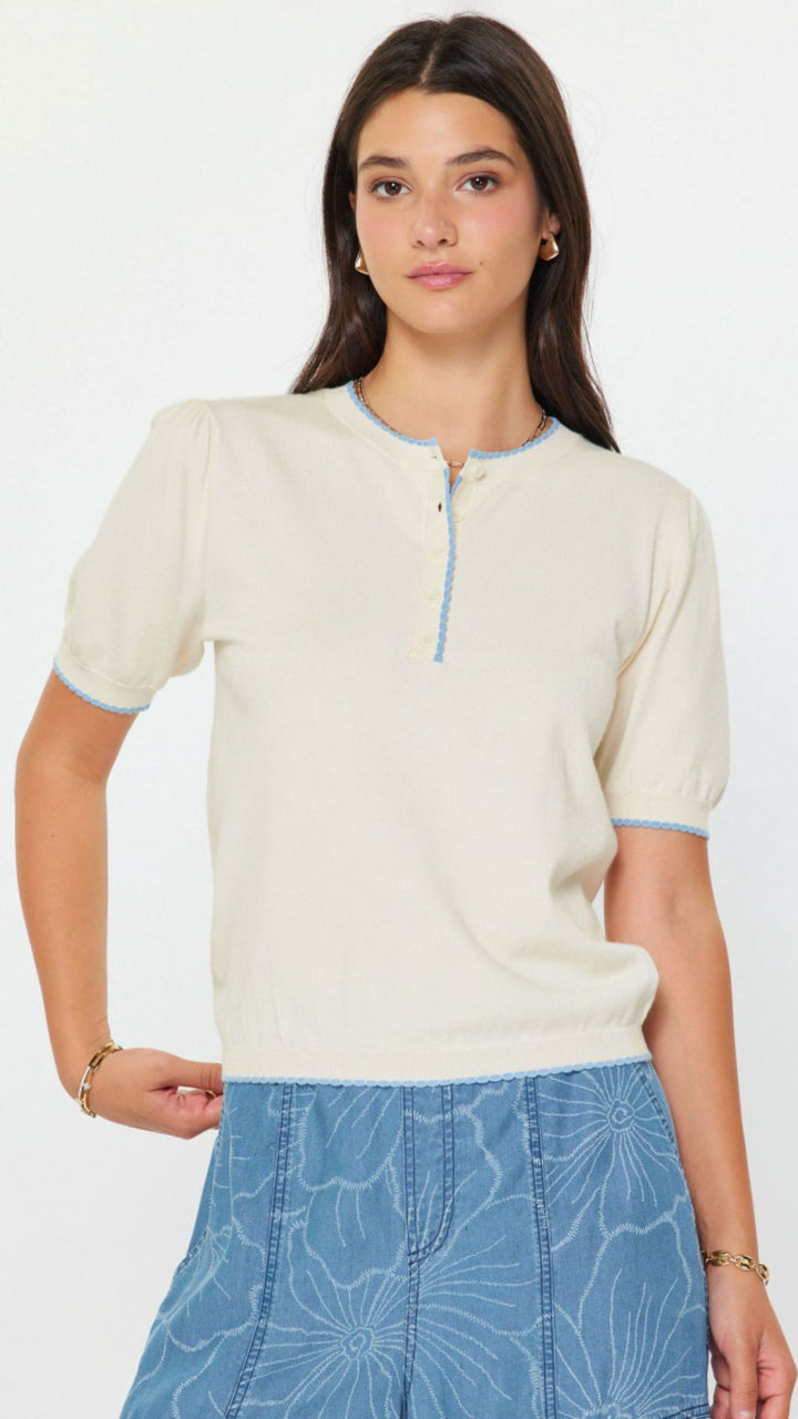 Ivory Scalloped Edge With Heart Detail Top