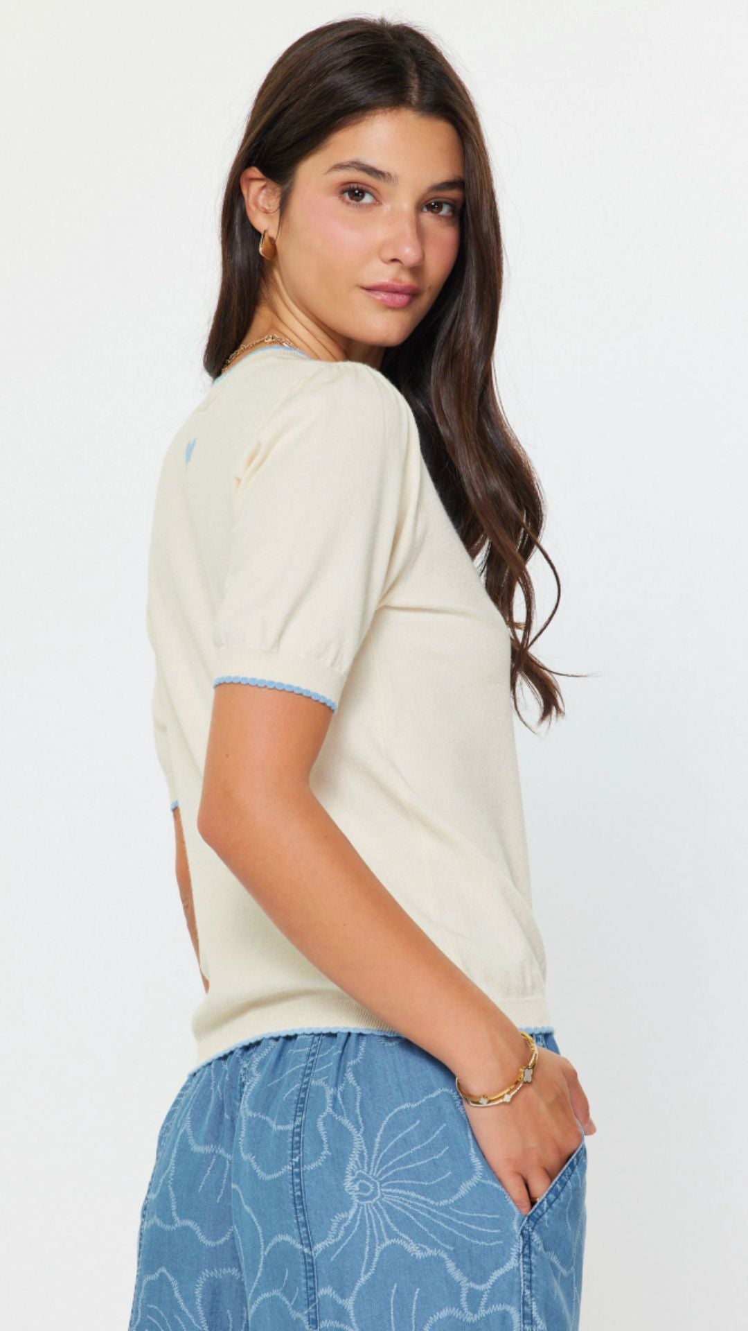 Ivory Scalloped Edge With Heart Detail Top