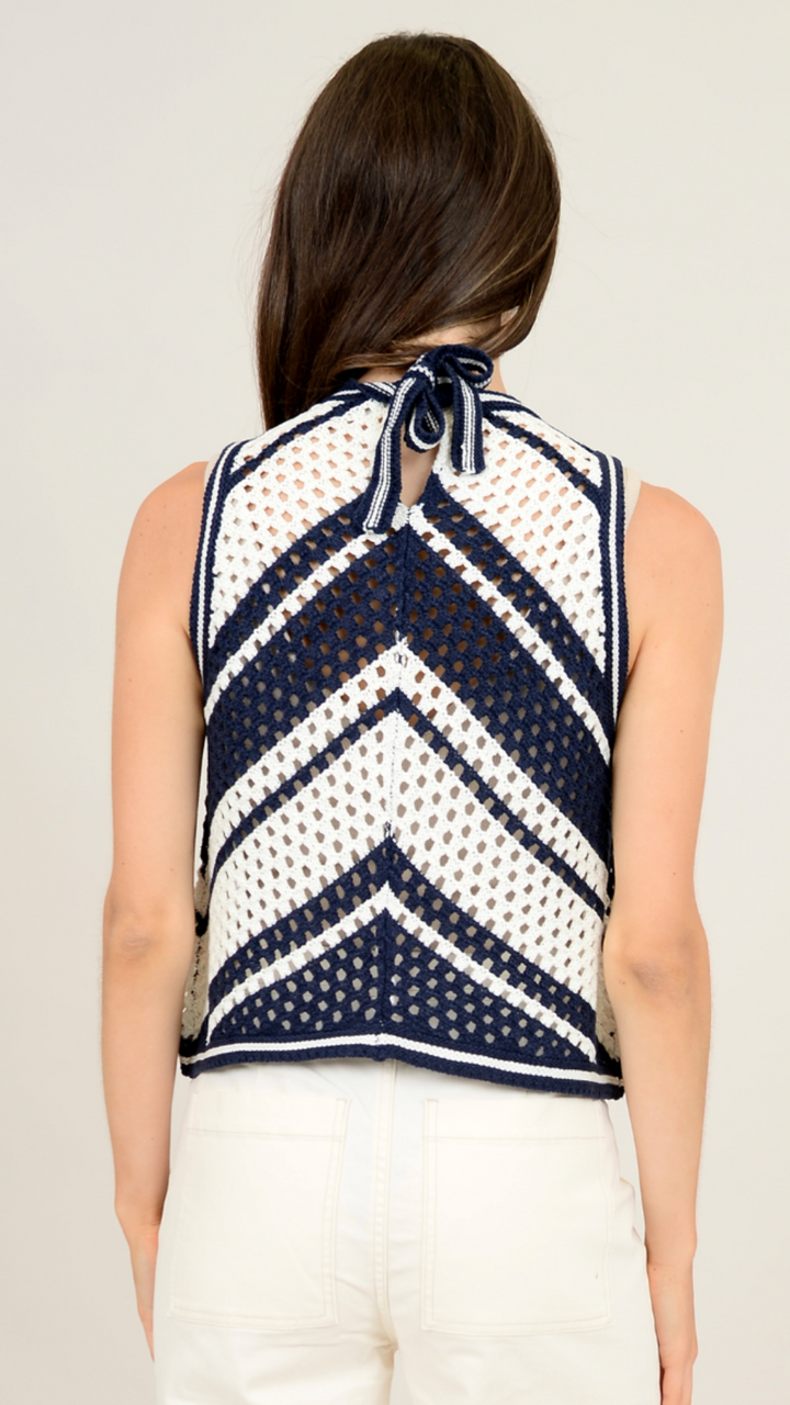 Sleeveless Knit Navy And White Pullover