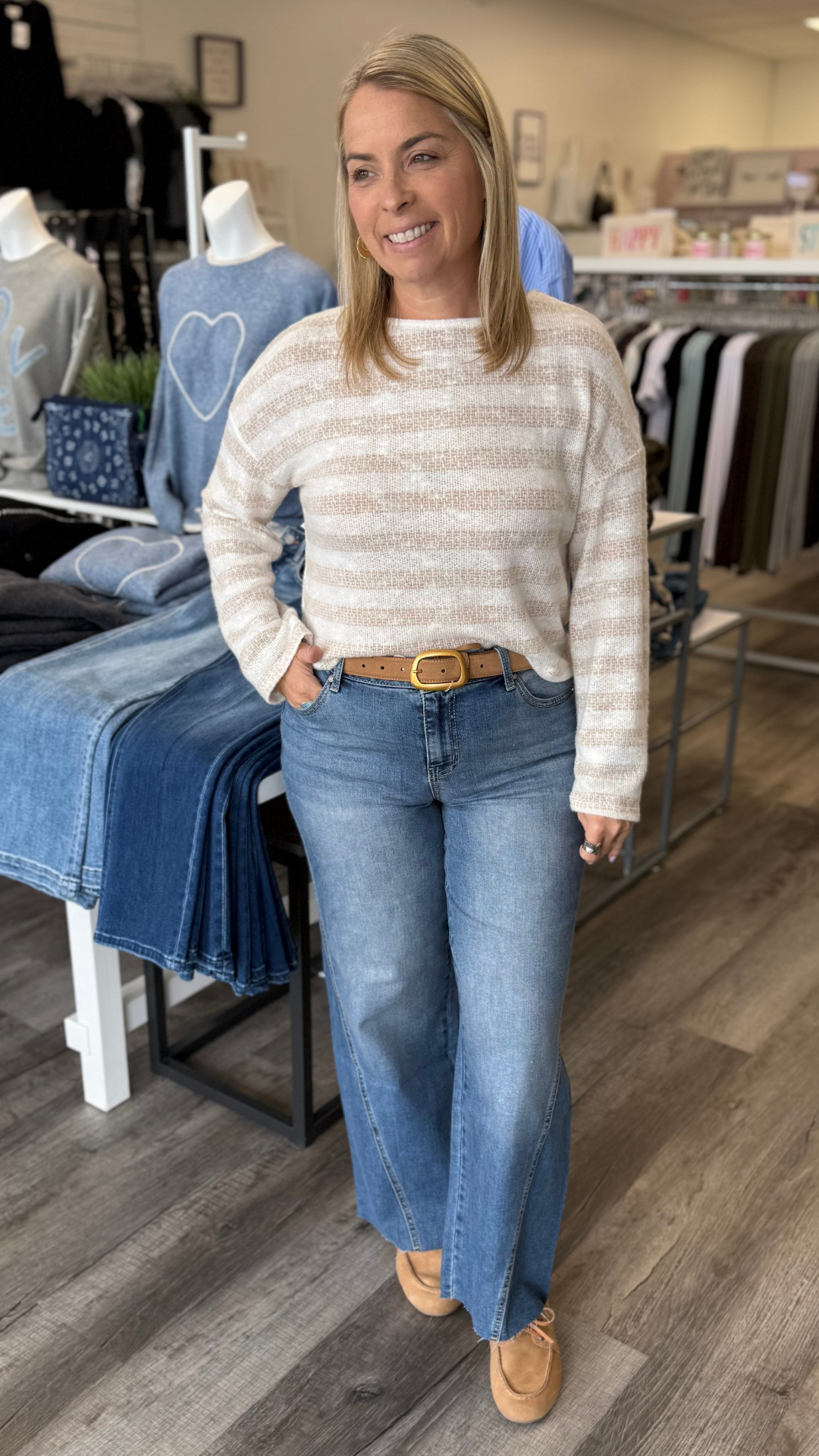 Mid Rise Medium Wash Silk Ankle Straight Jeans With Seam Detail