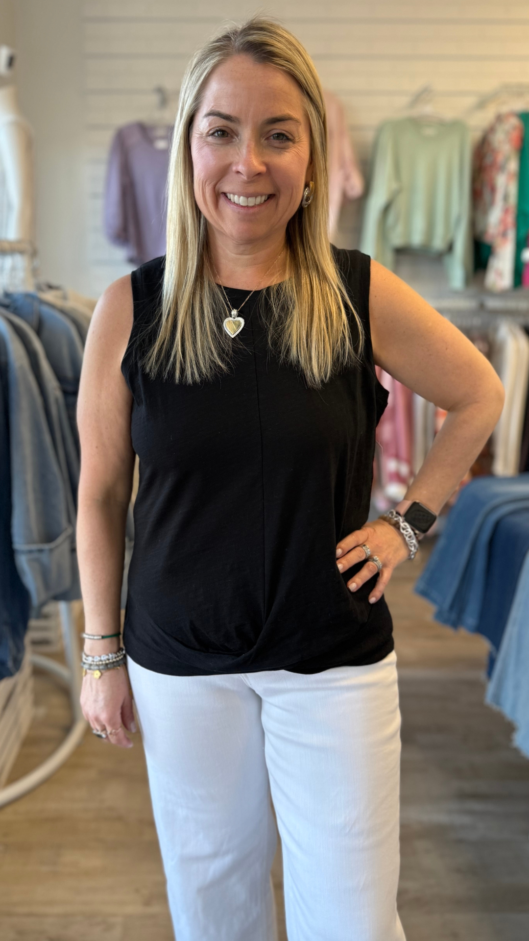 Black Sleeveless Tank Top With Twisted Hem